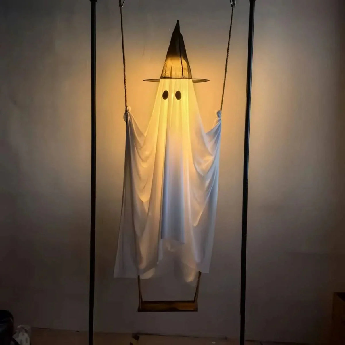 Hanging Ghost Light Pre-Assembled 8-Mode LED Remote-Controlled