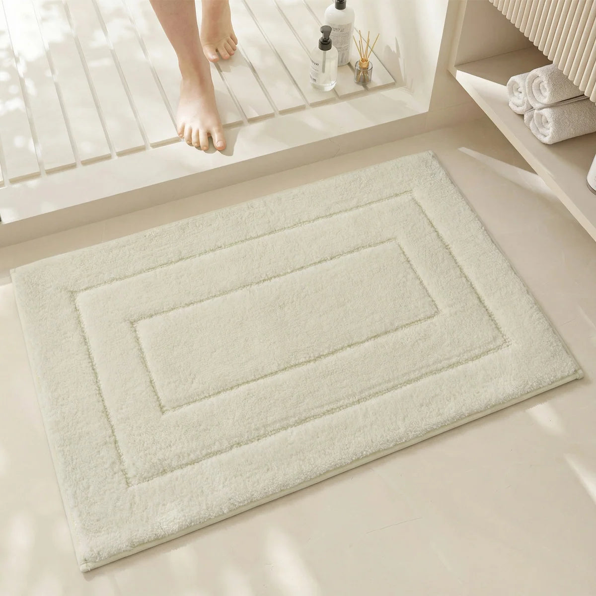 Bath Mat Plush Microfiber Absorbent Non-Slip Backing