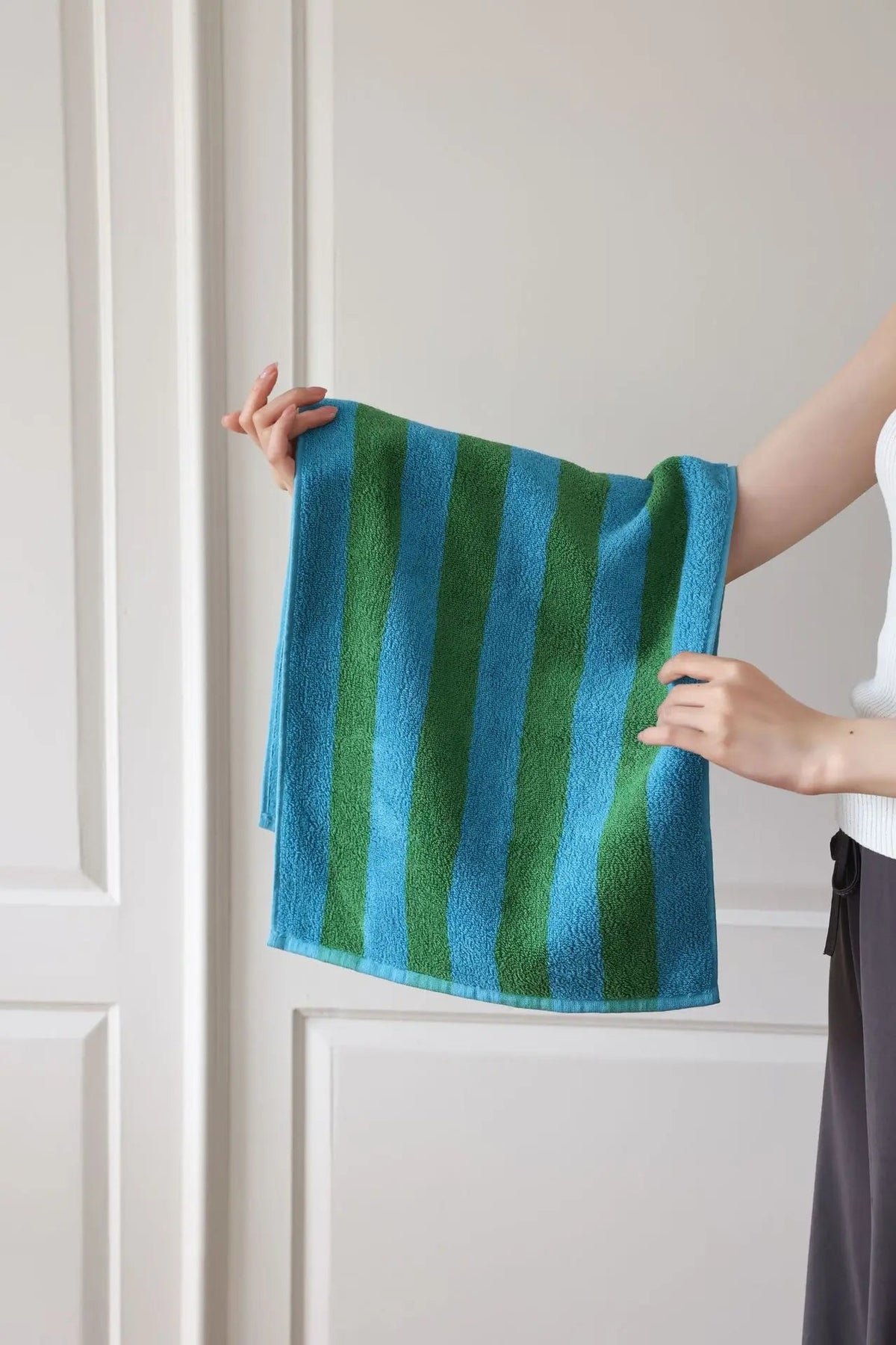 Bath Towel 100% Combed Cotton Jacquard Weave High Absorbency