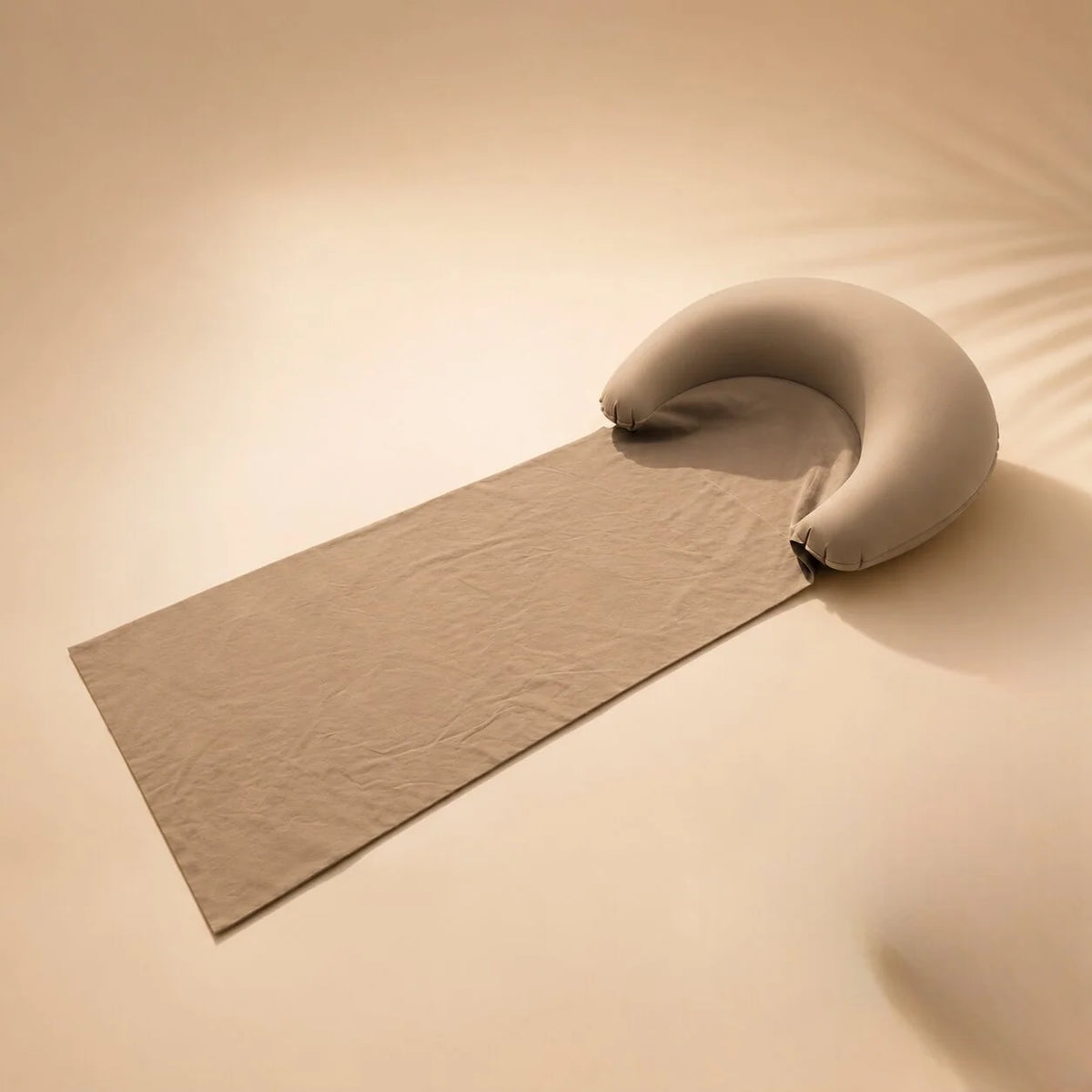 Beach Towel Inflatable Headrest Sand & Moisture-Resistant Foldable