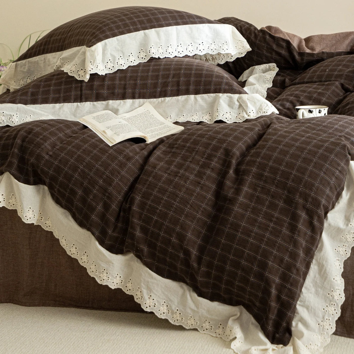 Bedding Set Flannel Reversible Check Pattern Lace Trim