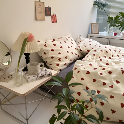 Bedding Set Heart Pattern Polyester Machine Washable