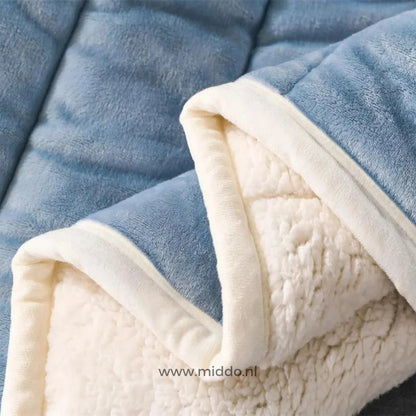 Blanket Double-Layer Fleece Reversible Machine-Washable