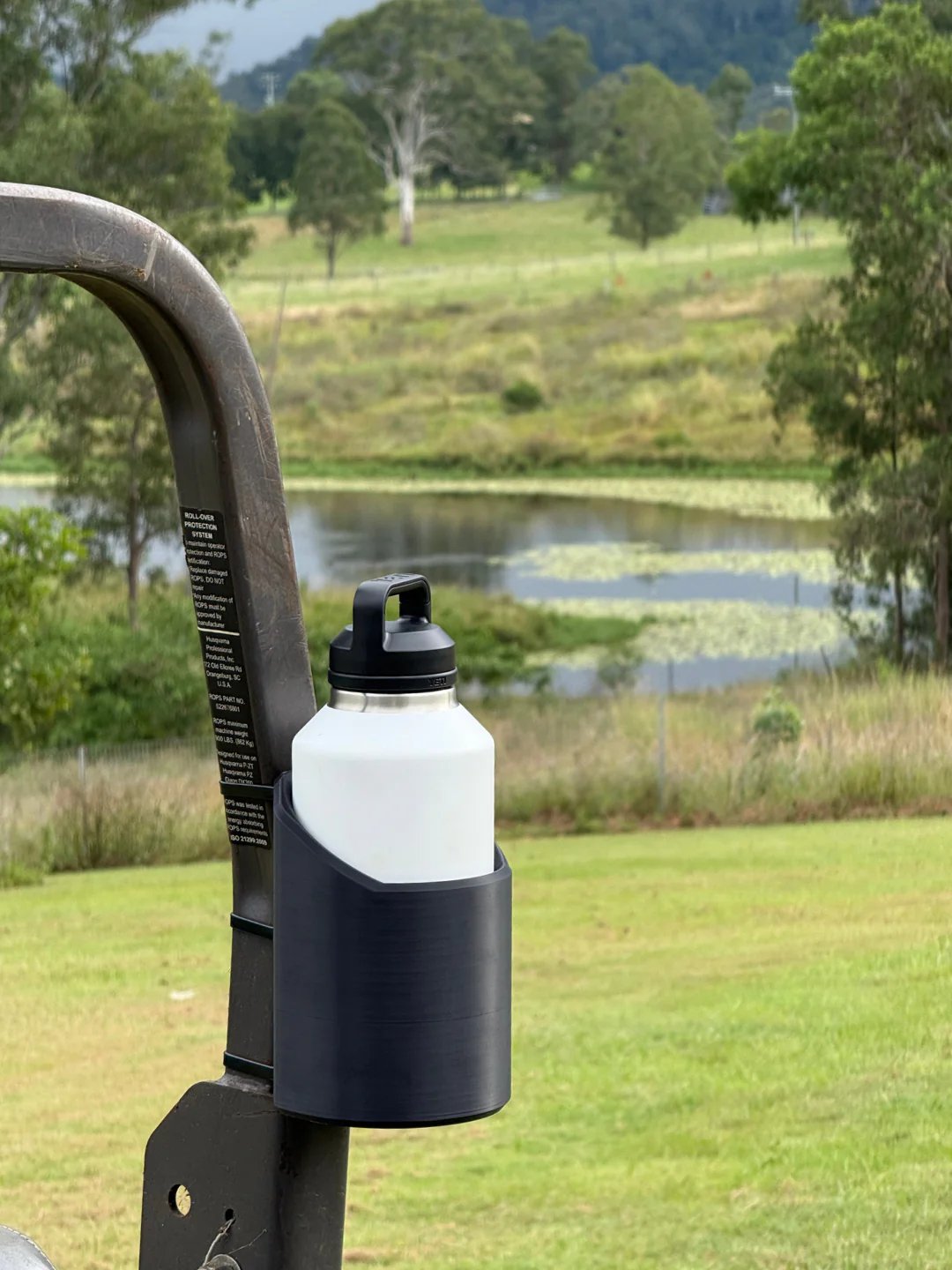 Bottle Holder Magnetic Rubber-Coated Magnets Fits 1 Gallon