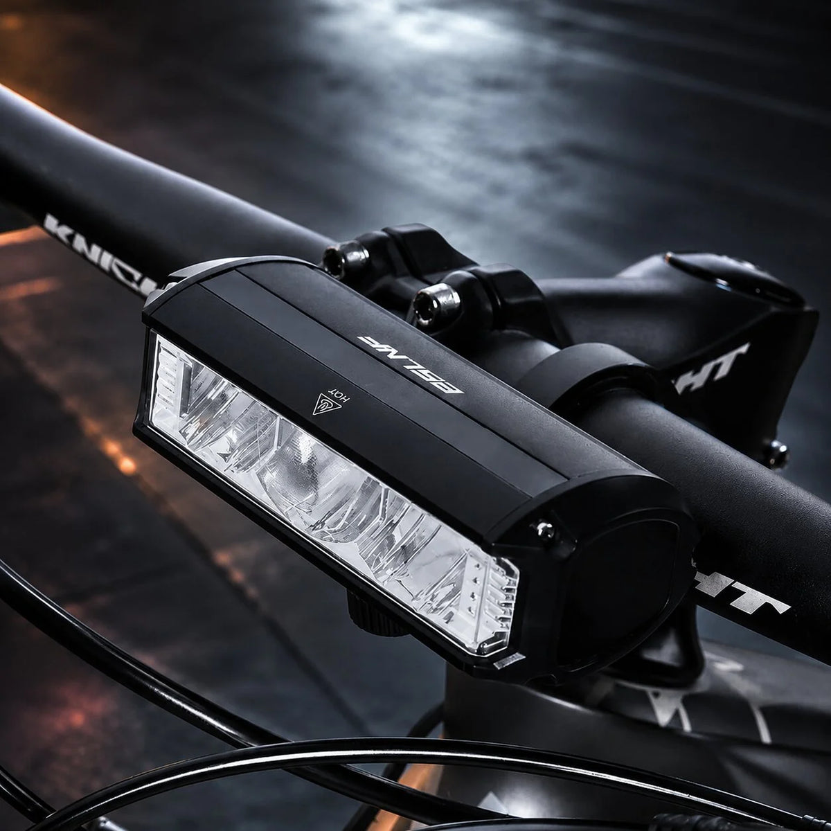 Front Bike Light 900 Lumen IPX6 Tool-Free Mount