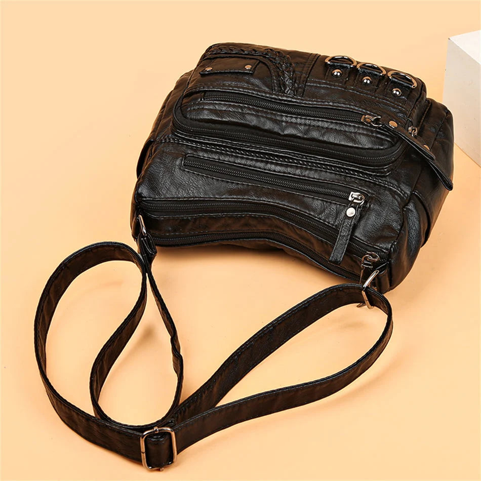 Handbag Leather Spacious Interior With Pockets񎟿