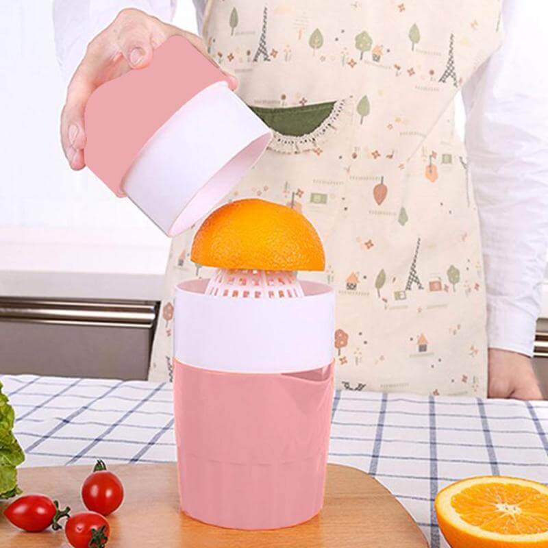 Manual Citrus Juicer BPA-Free Integrated Strainer 300ml