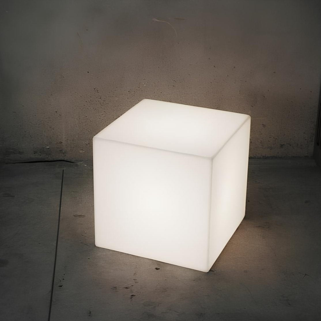 Outdoor LED Cube Light Remote-Controlled USB-C & Solar
