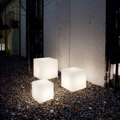 Outdoor LED Cube Light Remote-Controlled USB-C & Solar