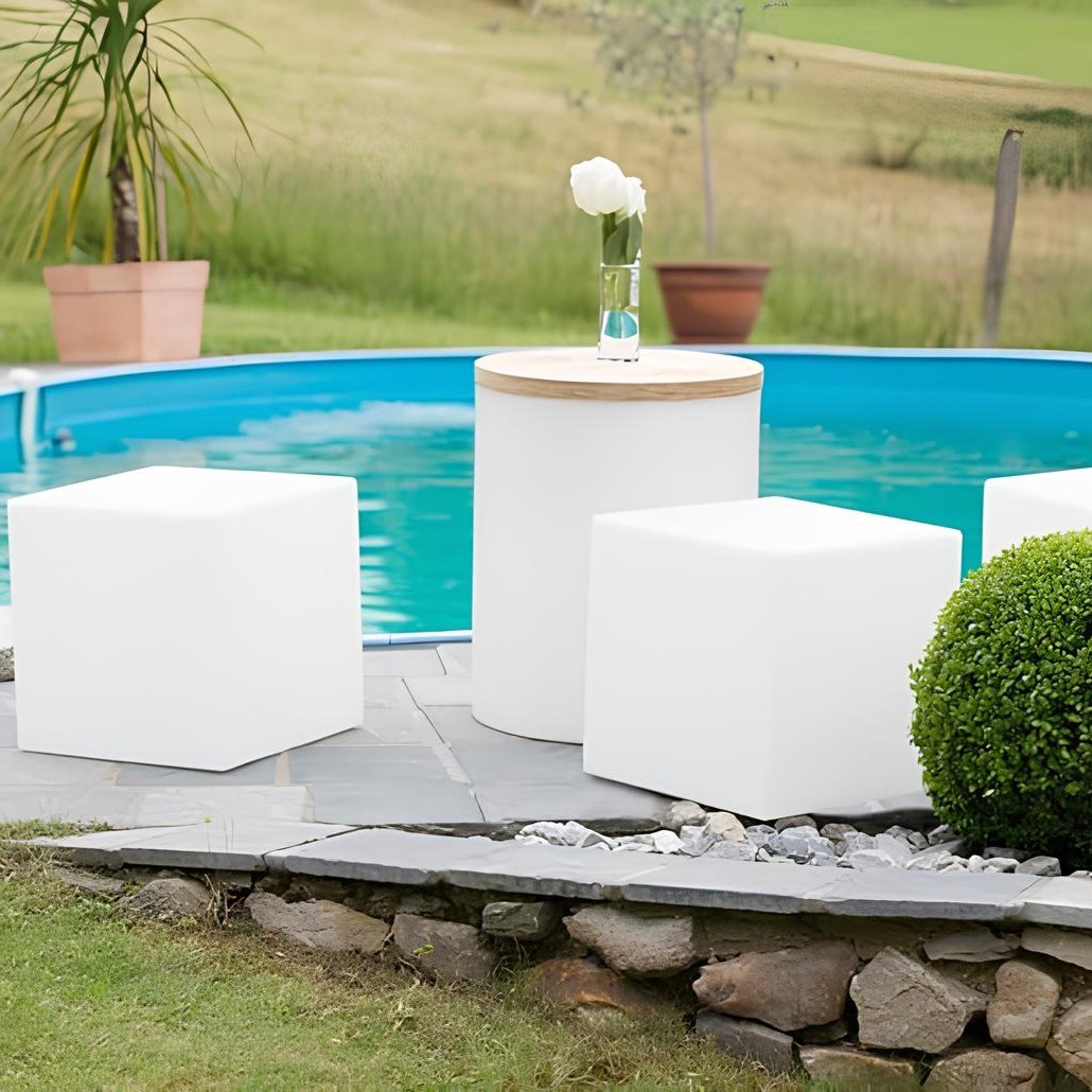 Outdoor LED Cube Light Remote-Controlled USB-C & Solar