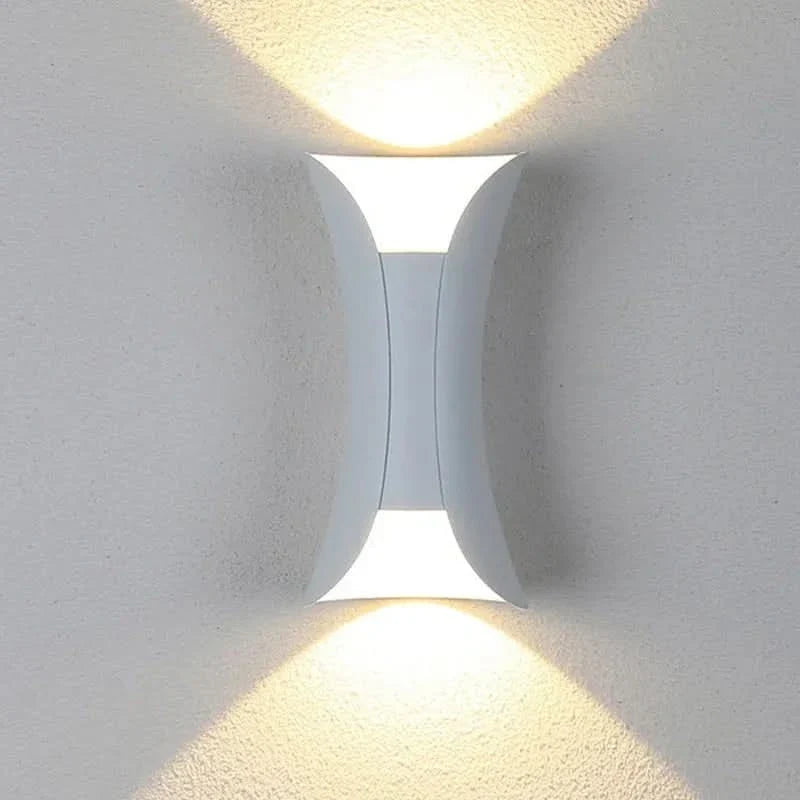 Outdoor Wall Light Curved LED IP65 Weatherproof Rust-Resistant Housing
