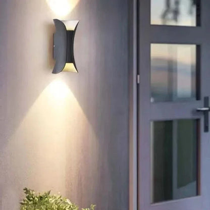 Outdoor Wall Light Curved LED IP65 Weatherproof Rust-Resistant Housing