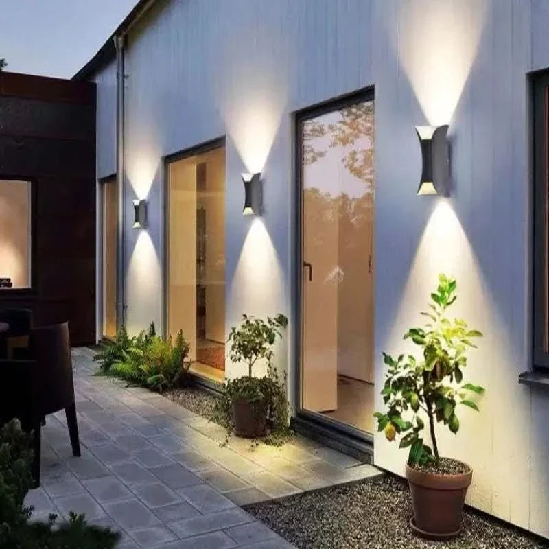 Outdoor Wall Light Curved LED IP65 Weatherproof Rust-Resistant Housing