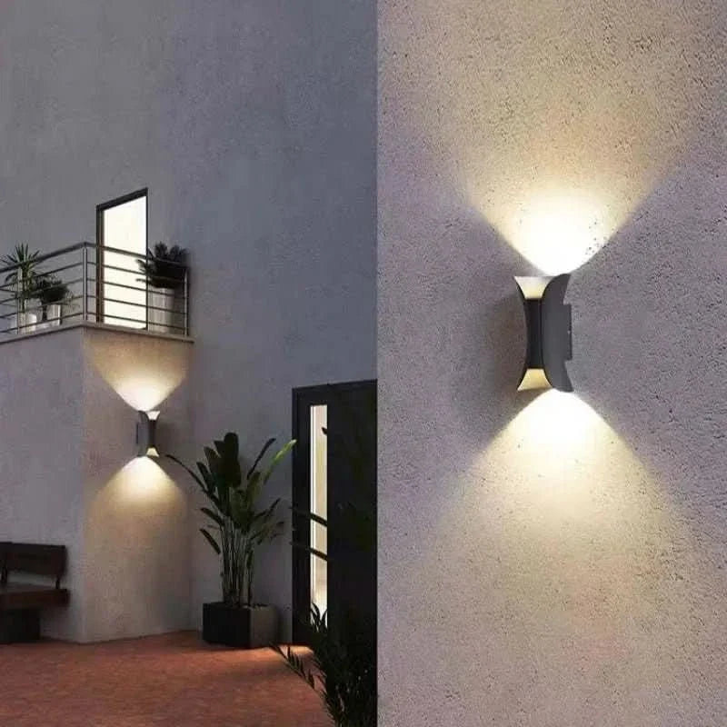 Outdoor Wall Light Curved LED IP65 Weatherproof Rust-Resistant Housing