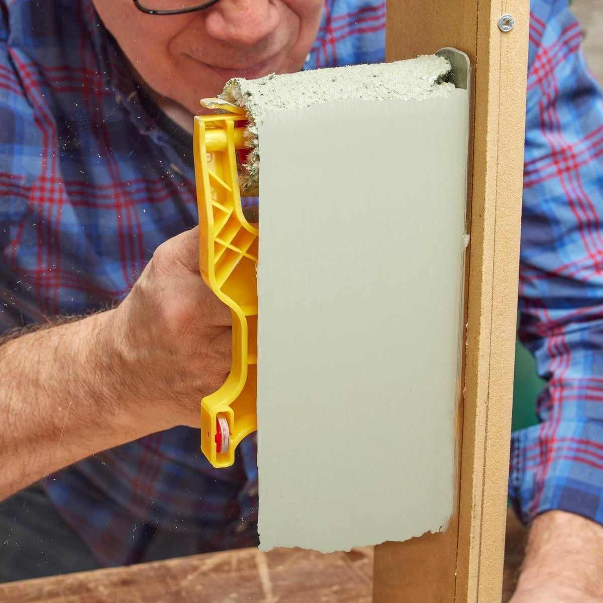 Paint Roller Guide Rail Ergonomic Handle
