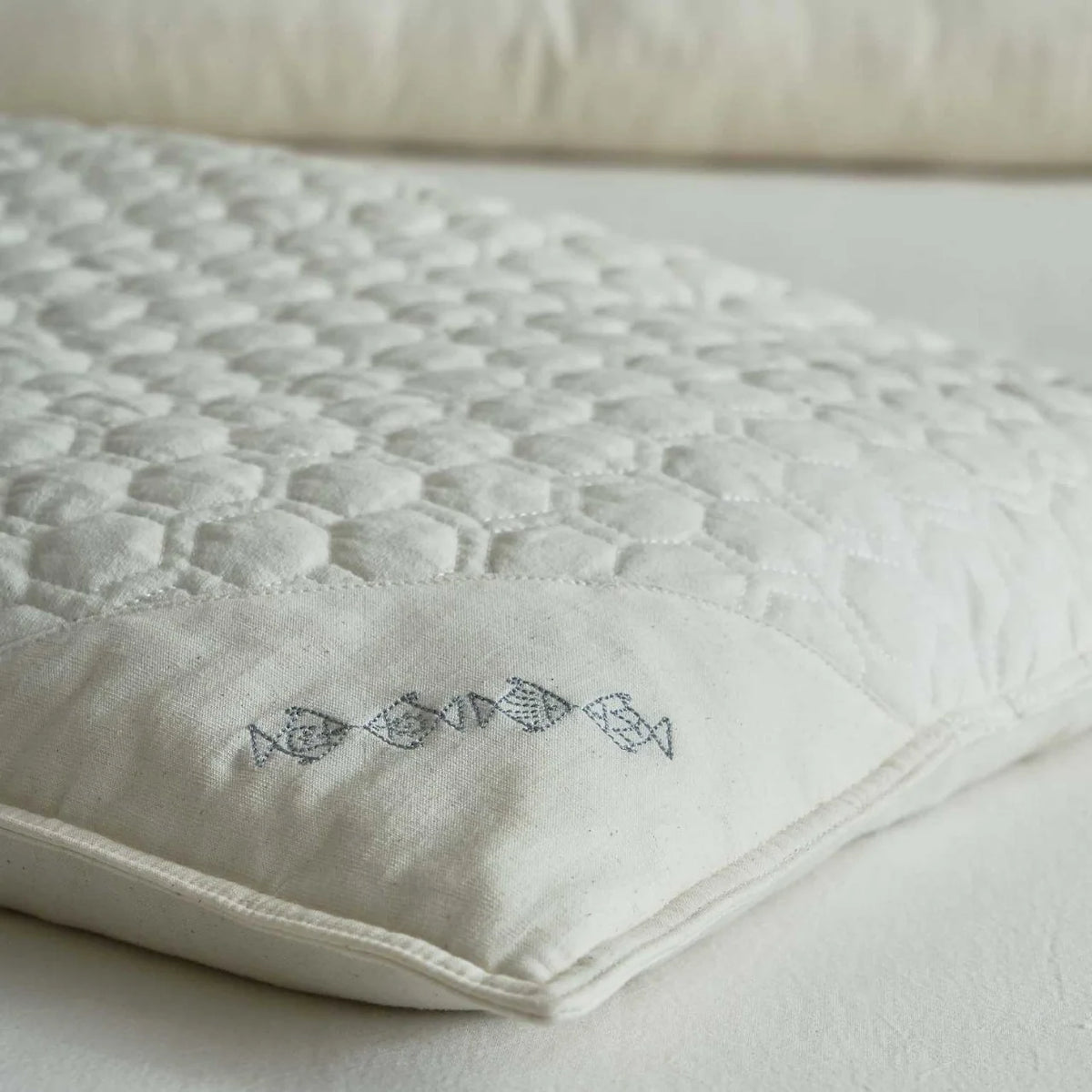 Pillow Ergonomic Buckwheat Husk & Polyester Fiber Filling