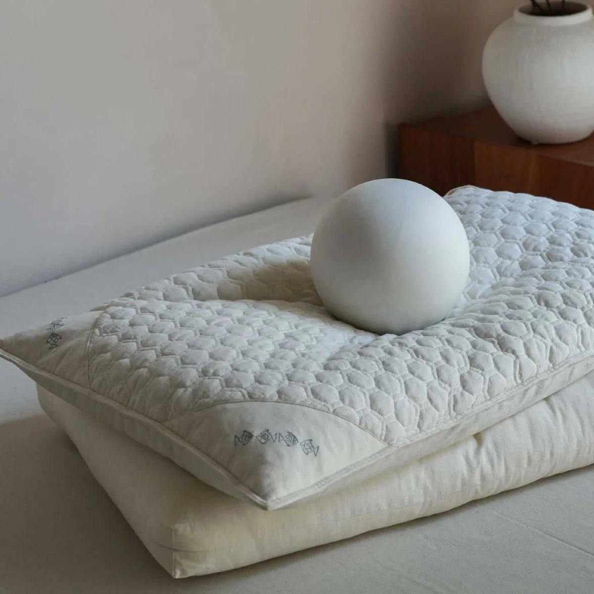Pillow Ergonomic Buckwheat Husk & Polyester Fiber Filling