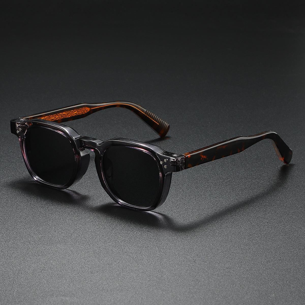 Sunglasses UV400 Scratch-Resistant Lenses & Lightweight Frame