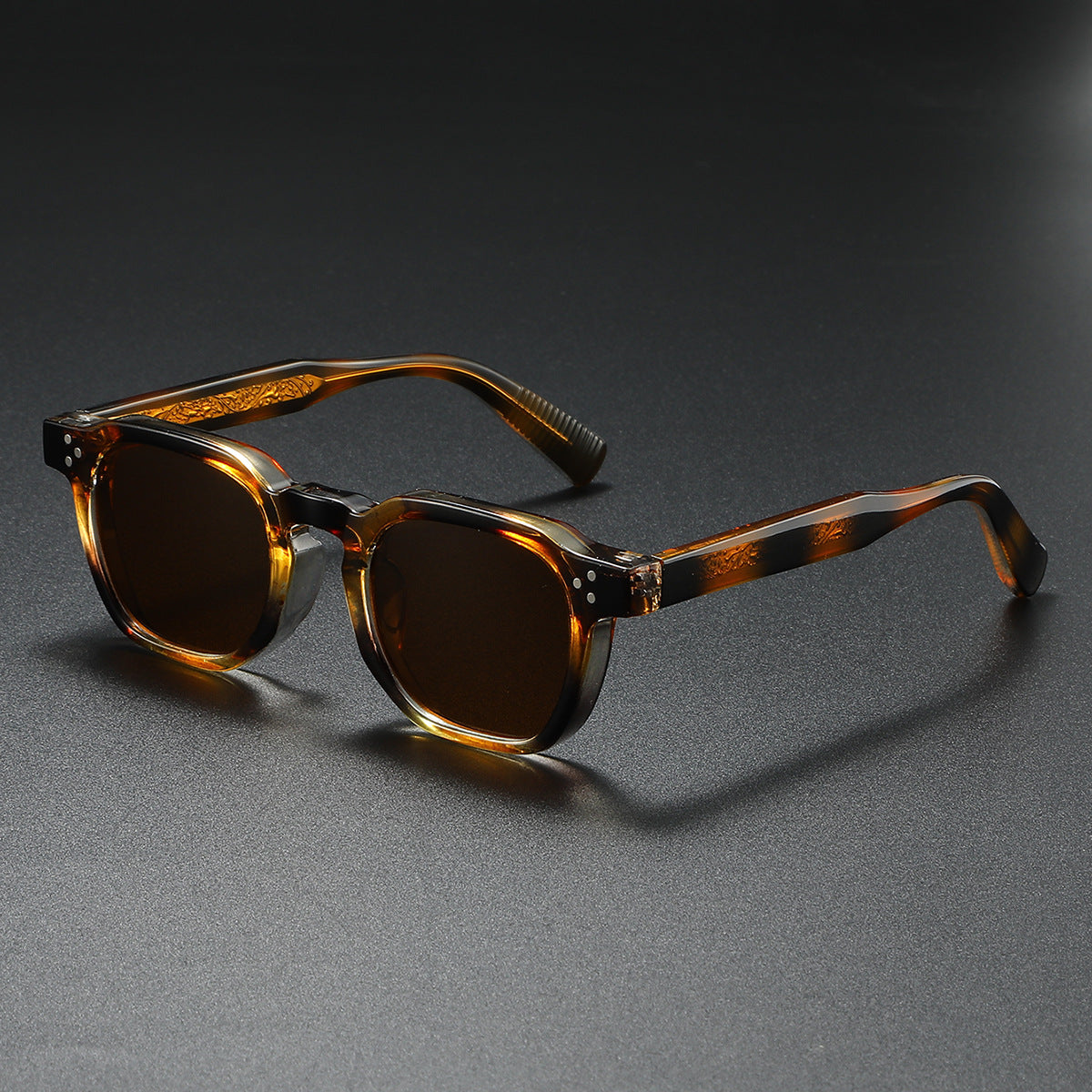 Sunglasses UV400 Scratch-Resistant Lenses & Lightweight Frame