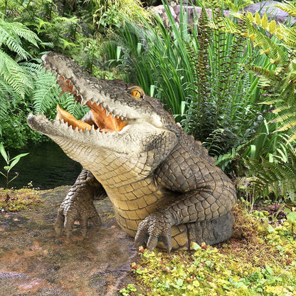 Swamp Gator Statue for Garden Ornamentation