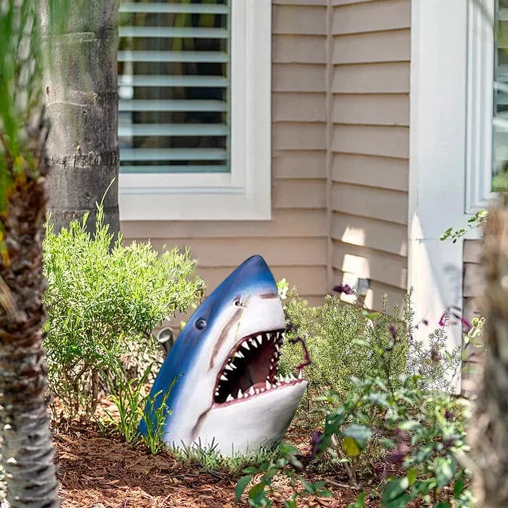 Swamp Gator Statue for Garden Ornamentation
