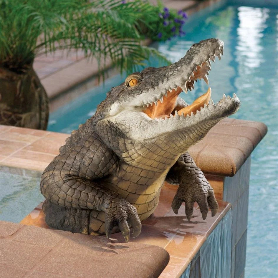 Swamp Gator Statue for Garden Ornamentation