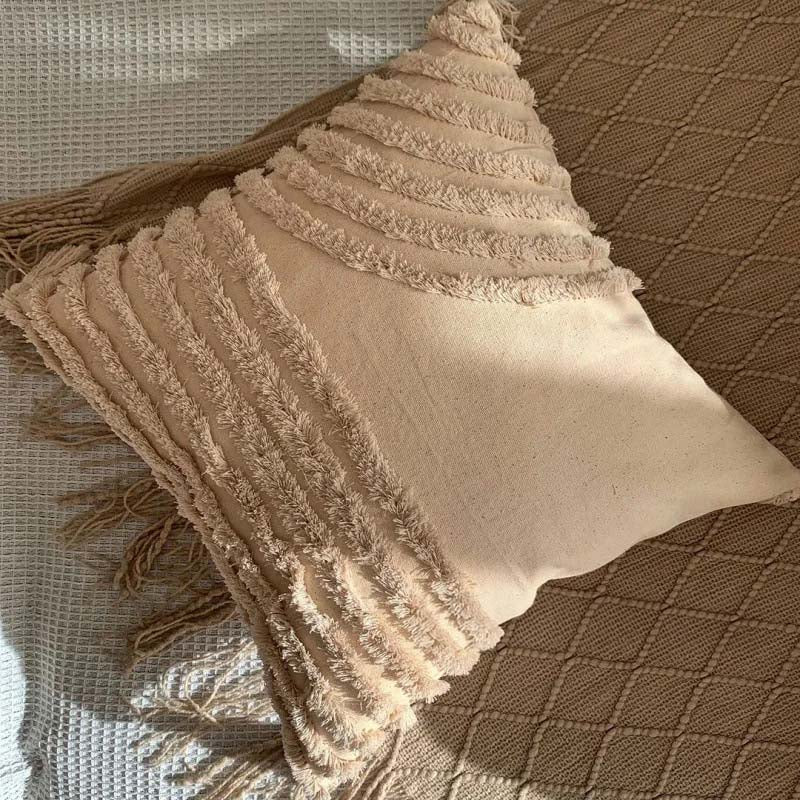 Throw Pillow Handwoven Tufted 17.7 x 17.7 Inches