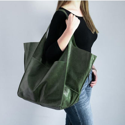 Weekender Bag Faux Leather Scratch Resistant Adjustable Straps
