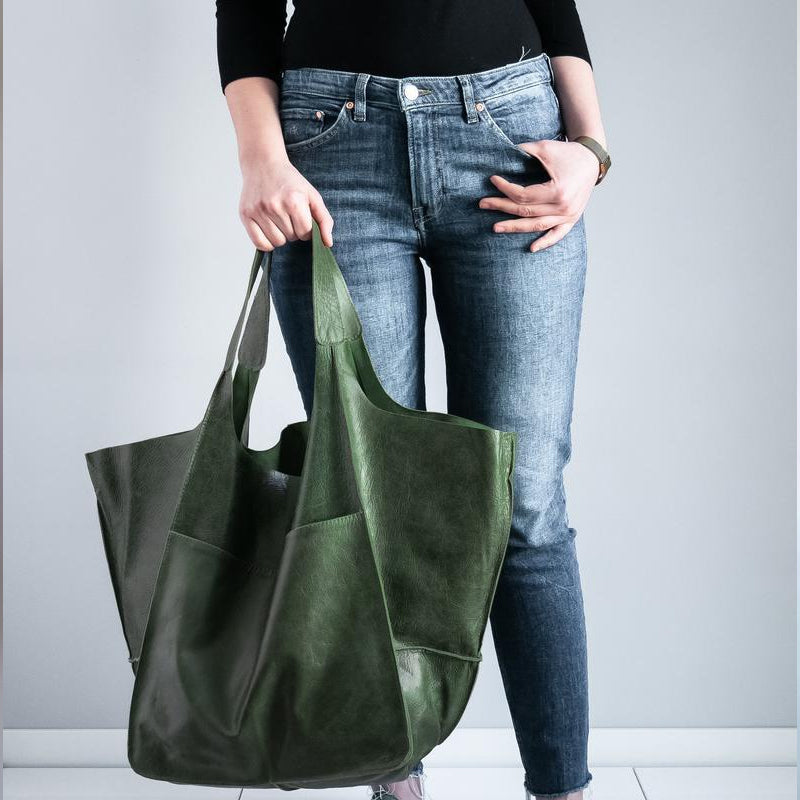 Weekender Bag Faux Leather Scratch Resistant Adjustable Straps
