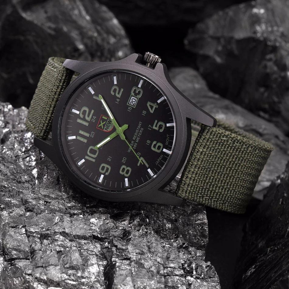 Wristwatch Stainless Steel Case Water-Resistant Luminous Dial