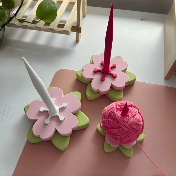 Yarn Holder Rotating Spindle Stable Base Floral Design